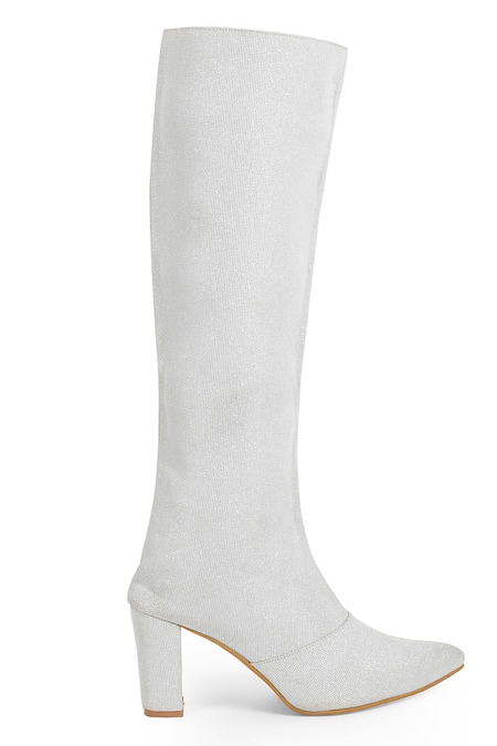 Buy_Zori World_Silver Embroidery Snowflake Sparkling Boots _Online_at_Aza_Fashions