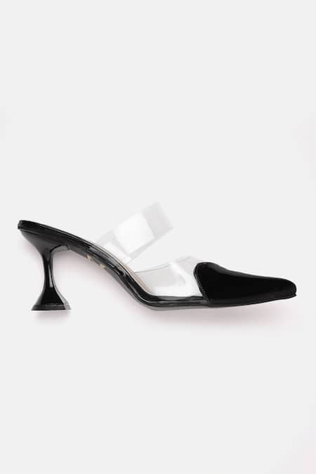 Zori World Black Heart Pointed Toe Heels 