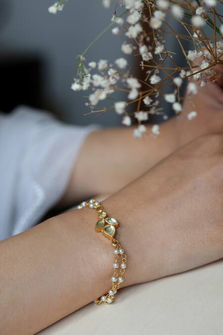 Do Taara_Gold Plated Pearls Kundan Embellished Bracelet _Online_at_Aza_Fashions