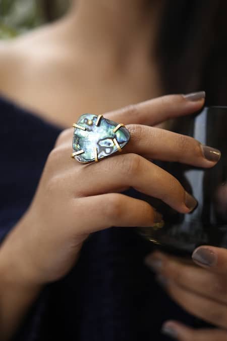 Do Taara Mother of Pearl Ring 