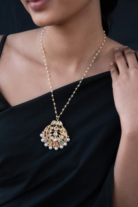 Do Taara Gold Plated Pearls Kundan Studded Half Moon Necklace 