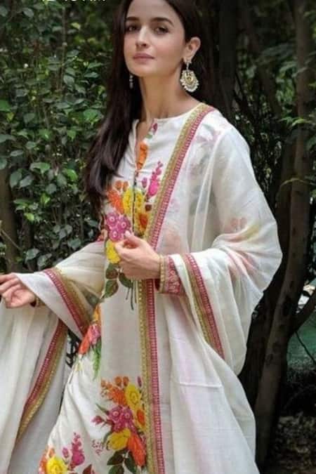 Sangeeta Boochra Gold Plated Cut Work, Beads Two Toned Cutwork Chandbalis Online at Aza Fashions Sangeeta Boochra_Gold Plated Cut Work, Beads Two Toned Cutwork Chandbalis _Online_at_Aza_Fashions