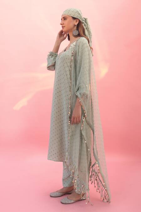 Prahnaaya Green Satin, Organza, Silk Sequins V-neck Mahi Embroidered Kurta Set Online at Aza Fashions Prahnaaya_Green Satin, Organza, Silk Sequins V-neck Mahi Embroidered Kurta Set _Online_at_Aza_Fashions