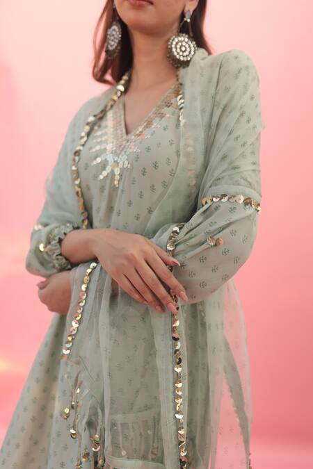 Buy Prahnaaya Green Satin, Organza, Silk Sequins V-neck Mahi Embroidered Kurta Set Online at Aza Fashions Buy_Prahnaaya_Green Satin, Organza, Silk Sequins V-neck Mahi Embroidered Kurta Set _Online_at_Aza_Fashions