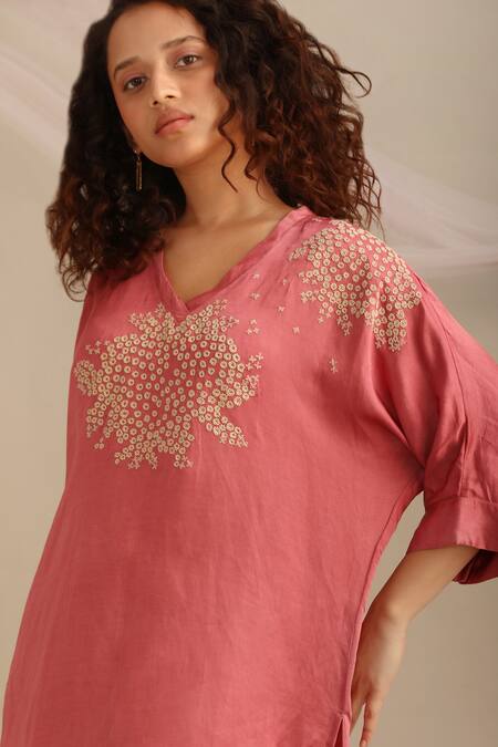 Buy_Myoho_Pink Linen, Satin Embroidery V-neck Yoke Hand Kurta And Pant Set _Online_at_Aza_Fashions