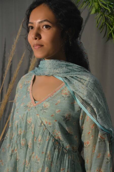 Studio Malang_Blue Chanderi, Tissue V-neck Light Bloom Print Kurta Set_Online_at_Aza_Fashions