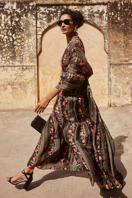 Buy_Paulmi And Harsh_Black Silk Embroidery, Sequins, Beads V-neck Floral Pattern Kaftan With Inner _Online_at_Aza_Fashions