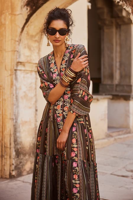 Paulmi And Harsh_Black Silk Embroidery, Sequins, Beads V-neck Floral Pattern Kaftan With Inner _at_Aza_Fashions