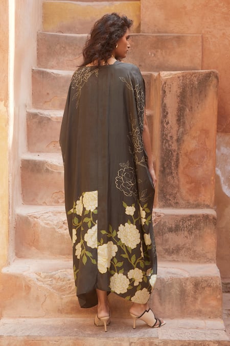 Paulmi And Harsh Flower Print Kaftan With Inner 