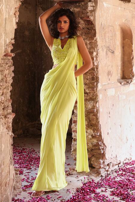 Seema Thukral Green Georgette, Organza, Keva Resham Embroidered Jacket Pre-stitched Saree Set Online at Aza Fashions Seema Thukral_Green Georgette, Organza, Keva Resham Embroidered Jacket Pre-stitched Saree Set _Online_at_Aza_Fashions