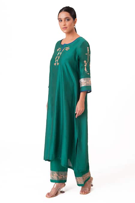 Bhavik Shah Green Chanderi Silk, Cotton, Tissue, Floral Placement Embroidered Kurta Pant Set at Aza Fashions Bhavik Shah_Green Chanderi Silk, Cotton, Tissue, Floral Placement Embroidered Kurta Pant Set _at_Aza_Fashions