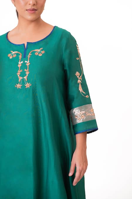 Buy Bhavik Shah Green Chanderi Silk, Cotton, Tissue, Floral Placement Embroidered Kurta Pant Set Buy_Bhavik Shah_Green Chanderi Silk, Cotton, Tissue, Floral Placement Embroidered Kurta Pant Set