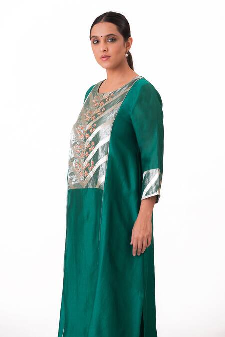 Bhavik Shah_Green Chanderi Silk, Handloom Cotton, Cotton, Silk, Floral Yoke Kurta Pant Set _at_Aza_Fashions