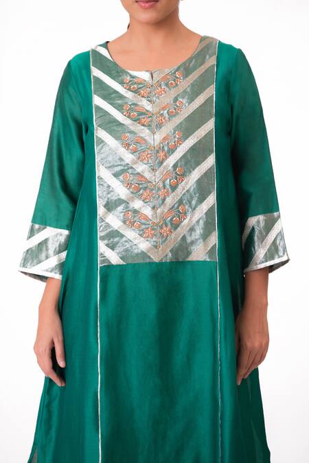 Buy_Bhavik Shah_Green Chanderi Silk, Handloom Cotton, Cotton, Silk, Floral Yoke Kurta Pant Set 