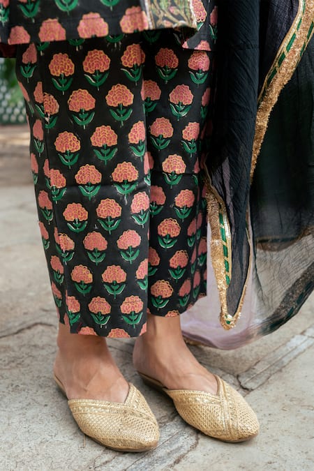 Maison Shefali Black Cotton, Chiffon Gota Patti V-neck Persian Bloom Print Kurta Pant Set at Aza Fashions Maison Shefali_Black Cotton, Chiffon Gota Patti V-neck Persian Bloom Print Kurta Pant Set _at_Aza_Fashions
