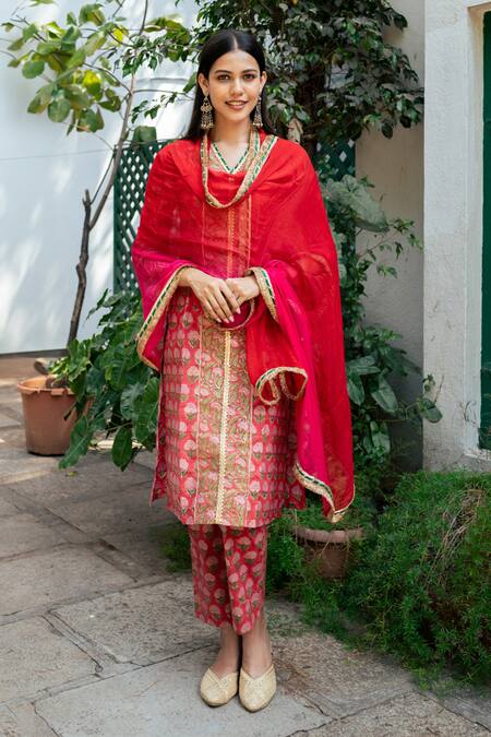 Maison Shefali Red Cotton, Chiffon, Muslin Gota Patti Carnation Bloom Print Kurta Pant Set Online at Aza Fashions Maison Shefali_Red Cotton, Chiffon, Muslin Gota Patti Carnation Bloom Print Kurta Pant Set _Online_at_Aza_Fashions