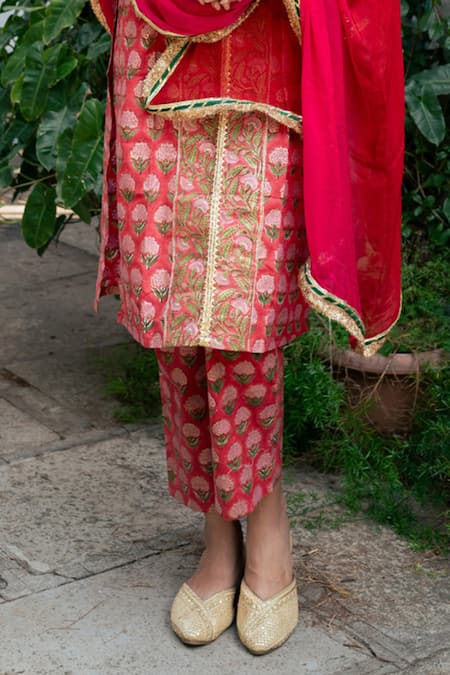 Buy Maison Shefali Red Cotton, Chiffon, Muslin Gota Patti Carnation Bloom Print Kurta Pant Set Online at Aza Fashions Buy_Maison Shefali_Red Cotton, Chiffon, Muslin Gota Patti Carnation Bloom Print Kurta Pant Set _Online_at_Aza_Fashions