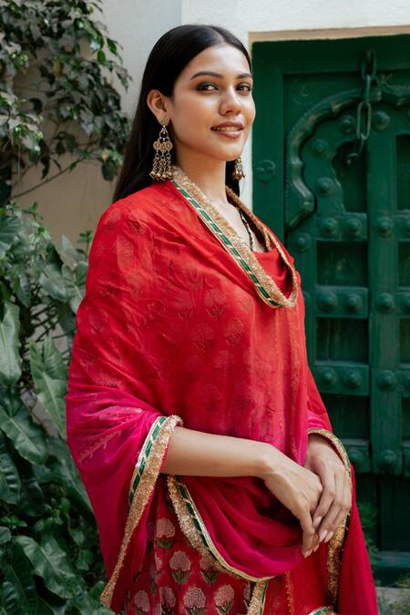 Maison Shefali Red Cotton, Chiffon, Muslin Gota Patti Carnation Bloom Print Kurta Pant Set at Aza Fashions Maison Shefali_Red Cotton, Chiffon, Muslin Gota Patti Carnation Bloom Print Kurta Pant Set _at_Aza_Fashions