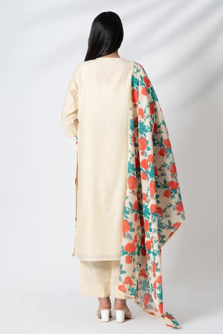 Kameez Rose Butti Embroidered Kurta Pant Set 