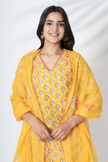 Shop_Kameez_Yellow Chanderi, Cotton, Kota Doria Floral Hand Block Print Kurta Pant Set _Online_at_Aza_Fashions