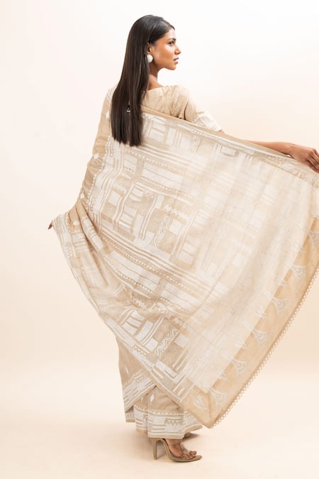 Oshi By Shikha Kantha Hand Embroidered Saree With Blouse 