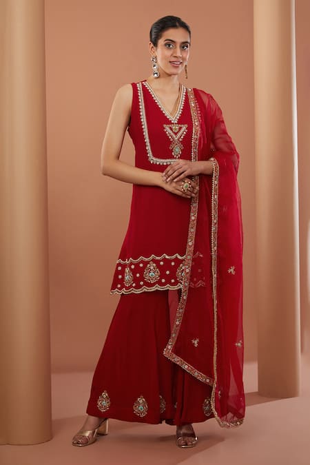 House Of Supriya_Red Georgette, Organza Beads, Zari V-neck Zardozi Embroidered Kurta Set _Online_at_Aza_Fashions