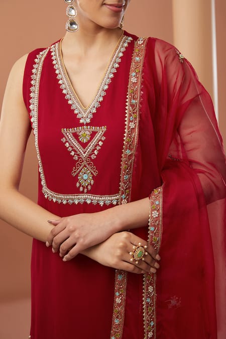 Shop_House Of Supriya_Red Georgette, Organza Beads, Zari V-neck Zardozi Embroidered Kurta Set _Online_at_Aza_Fashions
