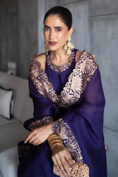 Buy Pink City By Sarika Purple Organza, Silk Zari, Lotus Motif Saree With Unstitched Blouse Piece Online at Aza Fashions Buy_Pink City By Sarika_Purple Organza, Silk Zari, Lotus Motif Saree With Unstitched Blouse Piece _Online_at_Aza_Fashions