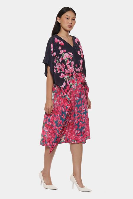 Buy_Satya Paul_Black Crepe Bows V-neck Weekend Chill Printed Kaftan _Online_at_Aza_Fashions