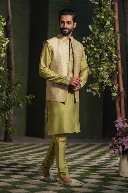 Buy Label Niti Bothra Green Silk, Chanderi Embroidery Mughal Print Kurta Set With Churidar Online at Aza Fashions Buy_Label Niti Bothra_Green Silk, Chanderi Embroidery Mughal Print Kurta Set With Churidar _Online_at_Aza_Fashions