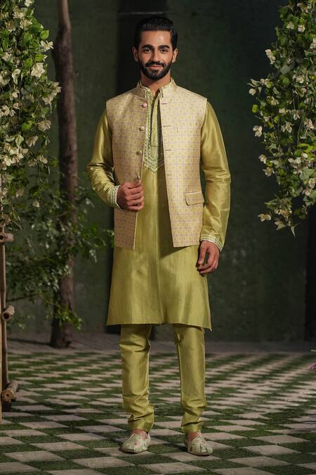 Shop Label Niti Bothra Green Silk, Chanderi Embroidery Mughal Print Kurta Set With Churidar Online at Aza Fashions Shop_Label Niti Bothra_Green Silk, Chanderi Embroidery Mughal Print Kurta Set With Churidar _Online_at_Aza_Fashions