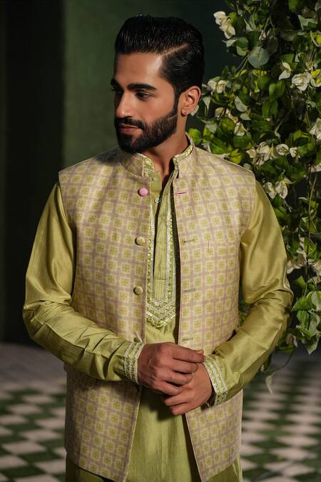 Buy Label Niti Bothra Green Silk, Chanderi Embroidery Mughal Print Kurta Set With Churidar Buy_Label Niti Bothra_Green Silk, Chanderi Embroidery Mughal Print Kurta Set With Churidar
