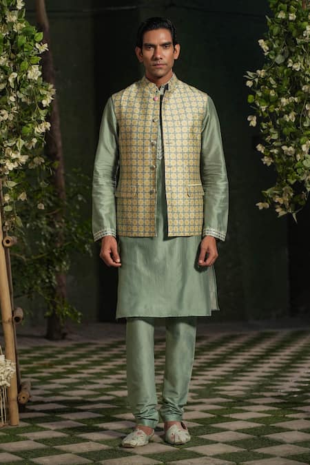 Label Niti Bothra Green Silk, Chanderi Embroidery Mughal Print Bundi And Kurta Set Online at Aza Fashions Label Niti Bothra_Green Silk, Chanderi Embroidery Mughal Print Bundi And Kurta Set _Online_at_Aza_Fashions