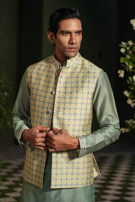 Buy Label Niti Bothra Green Silk, Chanderi Embroidery Mughal Print Bundi And Kurta Set Buy_Label Niti Bothra_Green Silk, Chanderi Embroidery Mughal Print Bundi And Kurta Set
