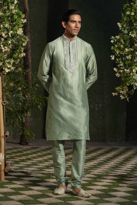 Shop Label Niti Bothra Green Silk, Chanderi Embroidery Mughal Print Bundi And Kurta Set Shop_Label Niti Bothra_Green Silk, Chanderi Embroidery Mughal Print Bundi And Kurta Set