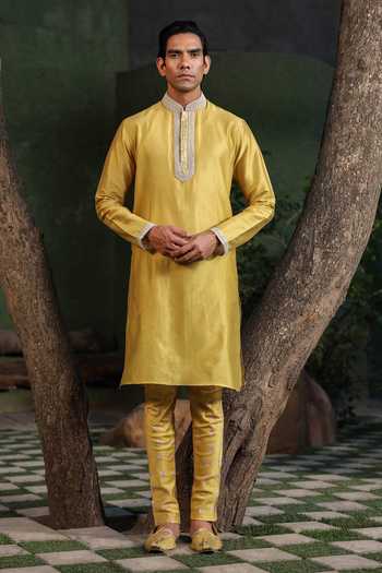 Buy_Label Niti Bothra_Yellow Silk, Chanderi Floral Vine Print Bundi _Online_at_Aza_Fashions