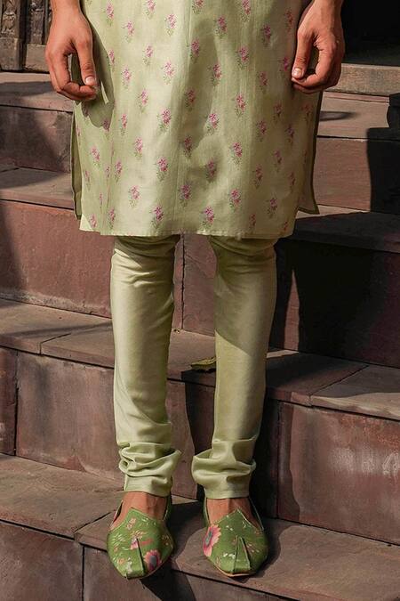 Label Niti Bothra Green Silk, Chanderi Embroidery Floral Print Quilted Bundi Kurta Set at Aza Fashions Label Niti Bothra_Green Silk, Chanderi Embroidery Floral Print Quilted Bundi Kurta Set _at_Aza_Fashions