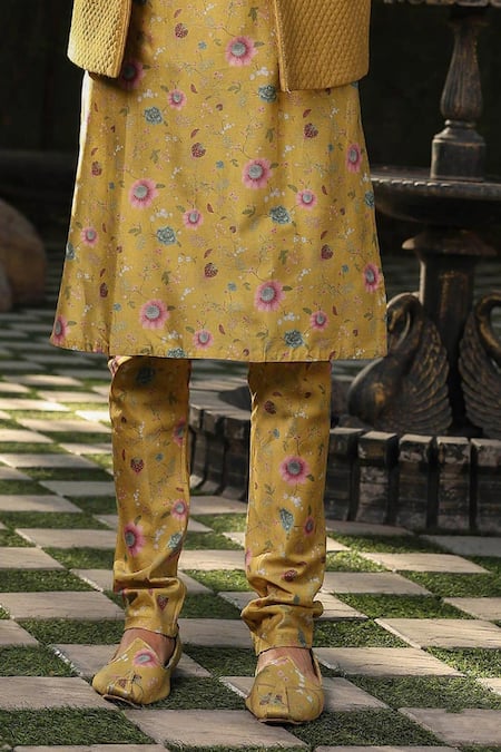 Buy_Label Niti Bothra_Yellow Silk, Chanderi Embroidery Quilted Bundi And Floral Print Kurta Set _Online_at_Aza_Fashions