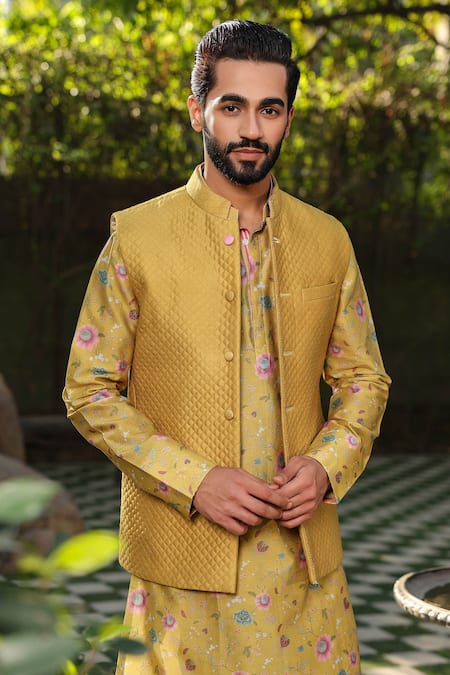 Label Niti Bothra Quilted Silk Chanderi Sleeveless Bundi 