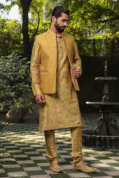 Label Niti Bothra Quilted Silk Chanderi Sleeveless Bundi 