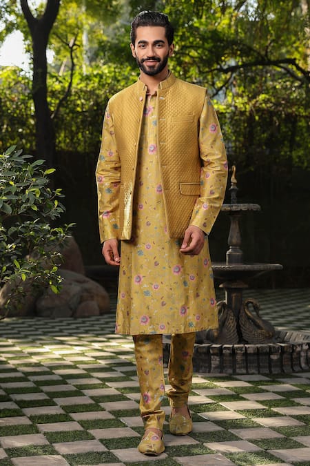 Label Niti Bothra_Yellow Chanderi Silk Quilted Sleeveless Bundi _Online_at_Aza_Fashions