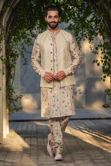 Label Niti Bothra Silk Chanderi Embroidered Bundi & Kurta Set 