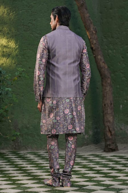Label Niti Bothra Floral Embroidered Bundi & Kurta Set 