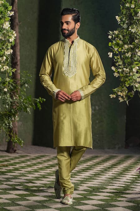 Label Niti Bothra Green Silk Chanderi Embroidery Thread Kurta Set 