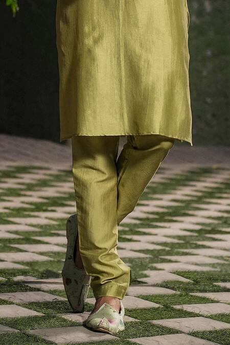 Label Niti Bothra Green Silk, Chanderi Sequins, Embroidery Kurta Set Online at Aza Fashions Label Niti Bothra_Green Silk, Chanderi Sequins, Embroidery Kurta Set _Online_at_Aza_Fashions