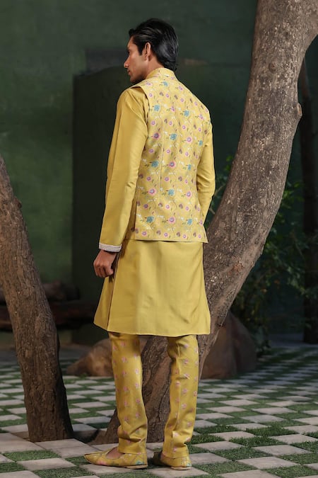 Label Niti Bothra Gota Placket Embroidered Kurta Set 