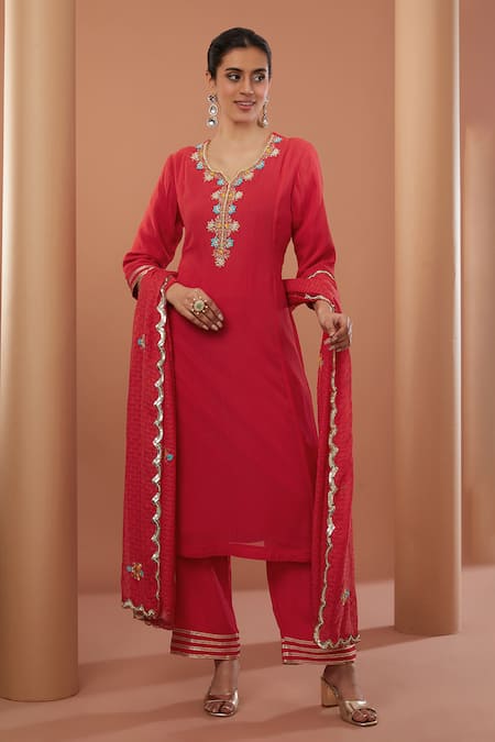 HOUSE OF SUPRIYA Red Kurta Georgette Embroidery Zardozi Notched Floral Placket Set 