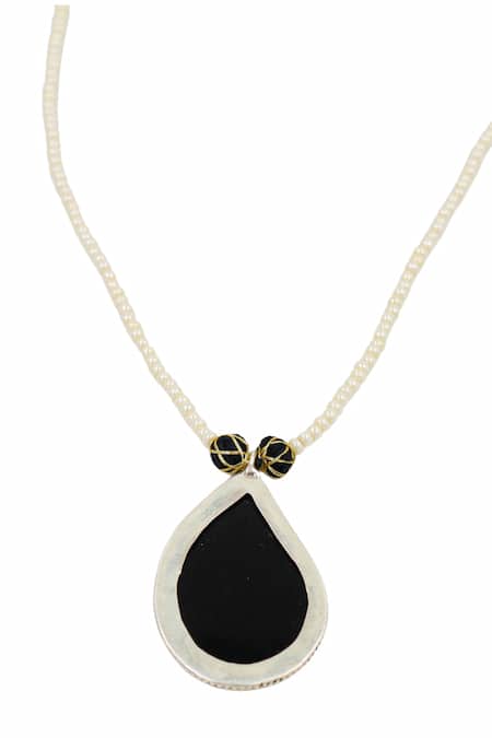 Buy_Sangeeta Boochra_Silver Plated Constance Amirah Onyx Leaf Necklace _Online_at_Aza_Fashions