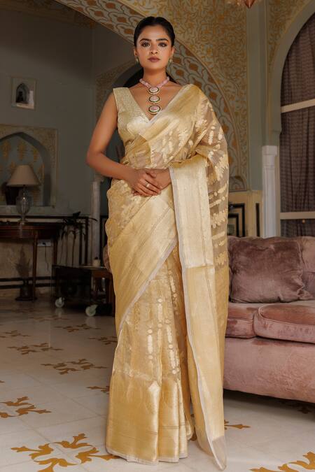 Buy_Geroo Jaipur_Gold Tissue Zari Floral Stripe Woven Saree With Unstitched Blouse Piece _Online_at_Aza_Fashions
