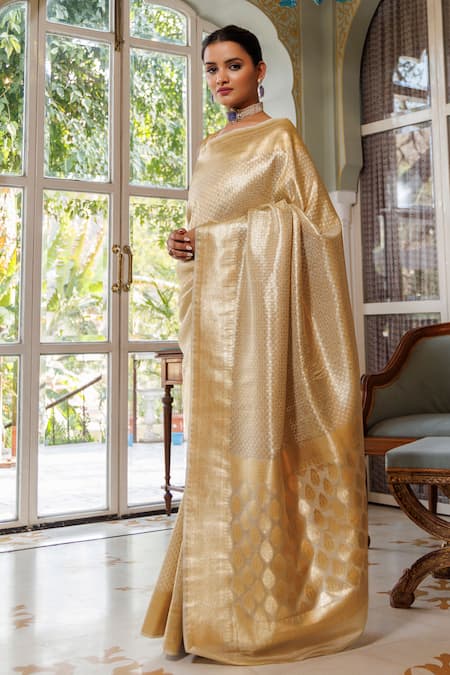 Shop_Geroo Jaipur_Gold Silk Zari Bloom Woven Banarasi Saree With Unstitched Blouse Piece _Online_at_Aza_Fashions